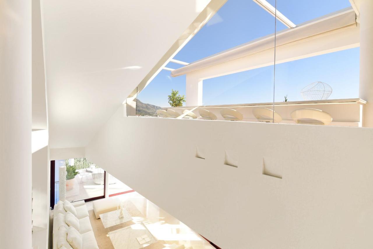 White Nueva Andalucia Villa